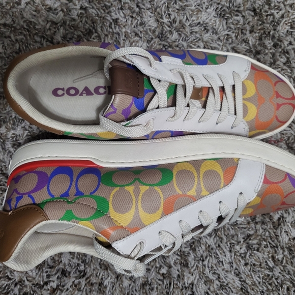 Coach Shoe - Picture 3 of 6